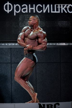 CLASSIC PHYSIQUE